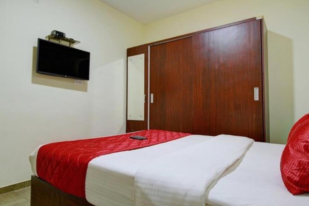 Pinehill Suits Ooty Buitenkant foto